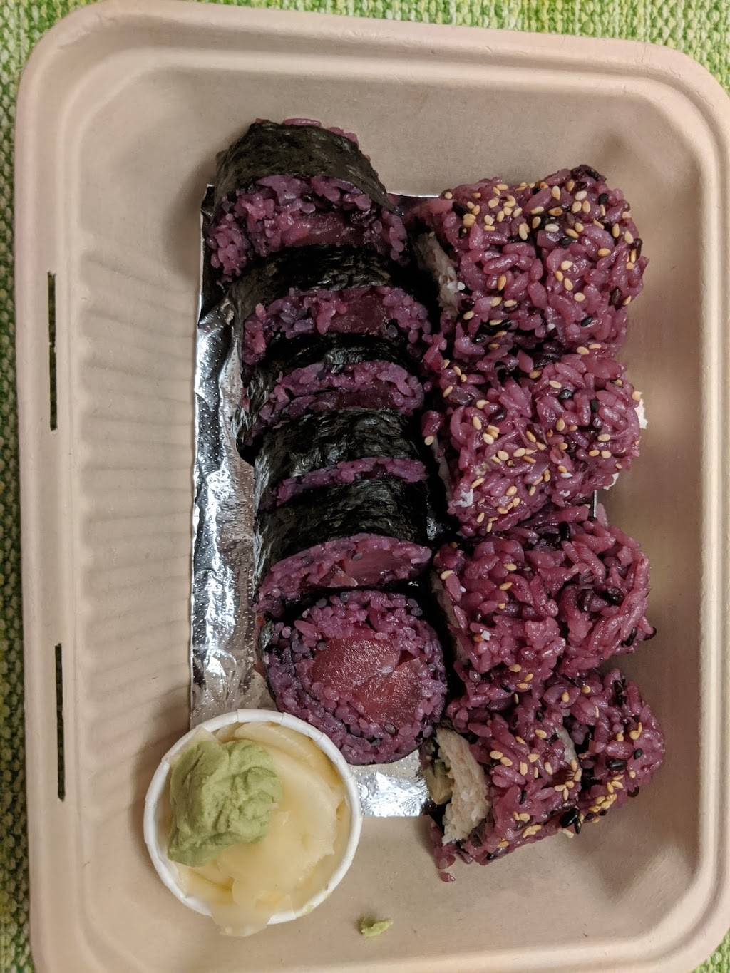 Sakana Sushi & Roll | restaurant | 303 Amherst Ave, Kensington, CA 94708, USA | 5105247096 OR +1 510-524-7096