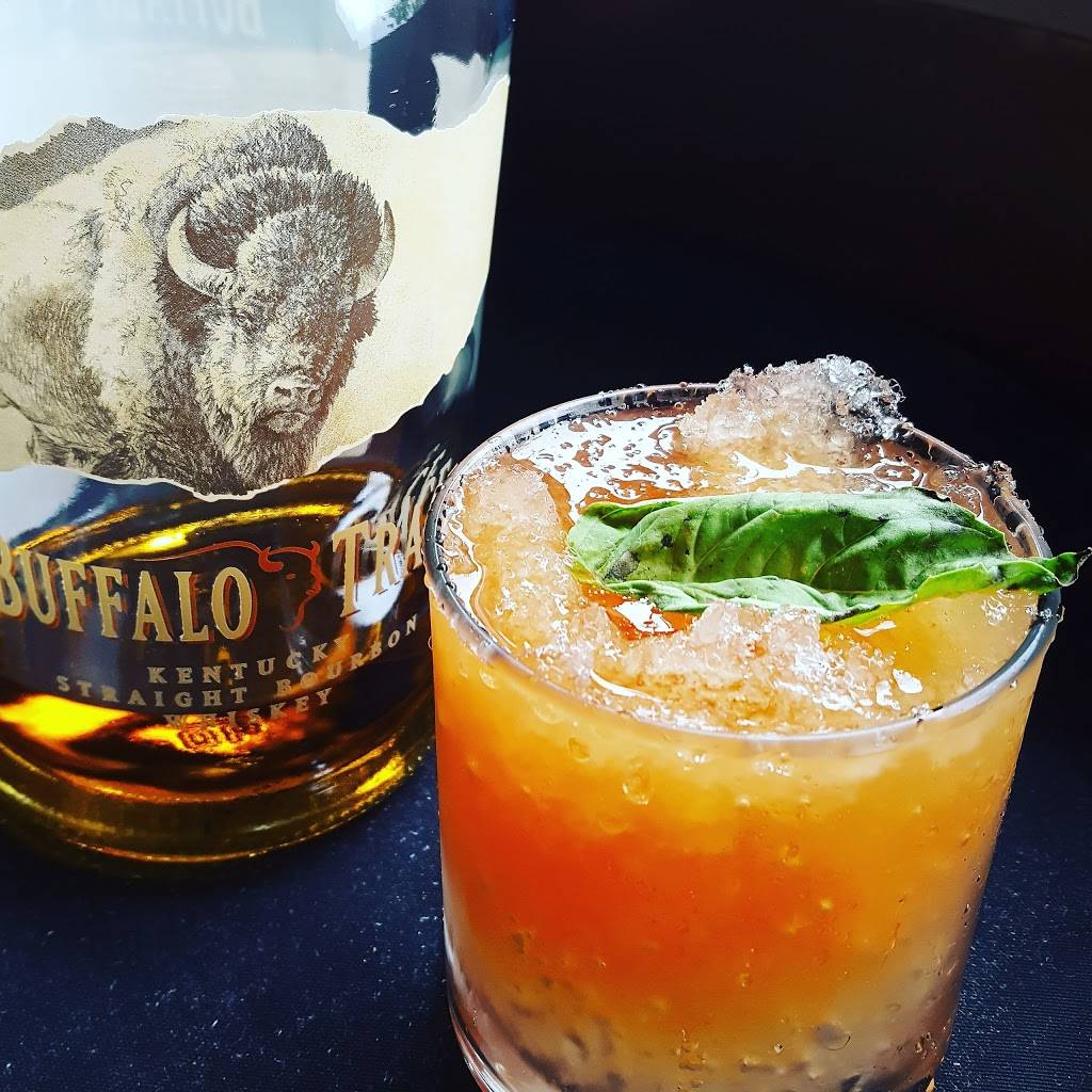 Lobo Fells Point | restaurant | 1900 Aliceanna St, Baltimore, MD 21231, USA | 4103270303 OR +1 410-327-0303