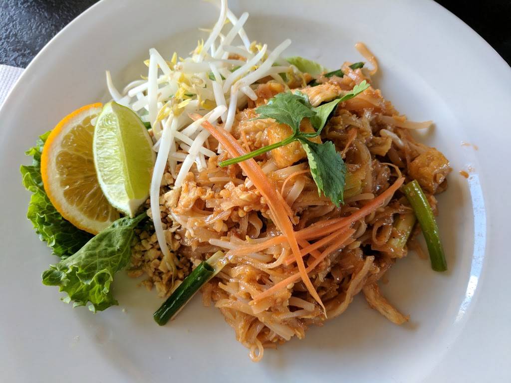 Nimman Thai Cuisine | restaurant | 2451 Lake Shore Blvd W, Etobicoke, ON M8V 1C5, Canada | 4162554224 OR +1 416-255-4224