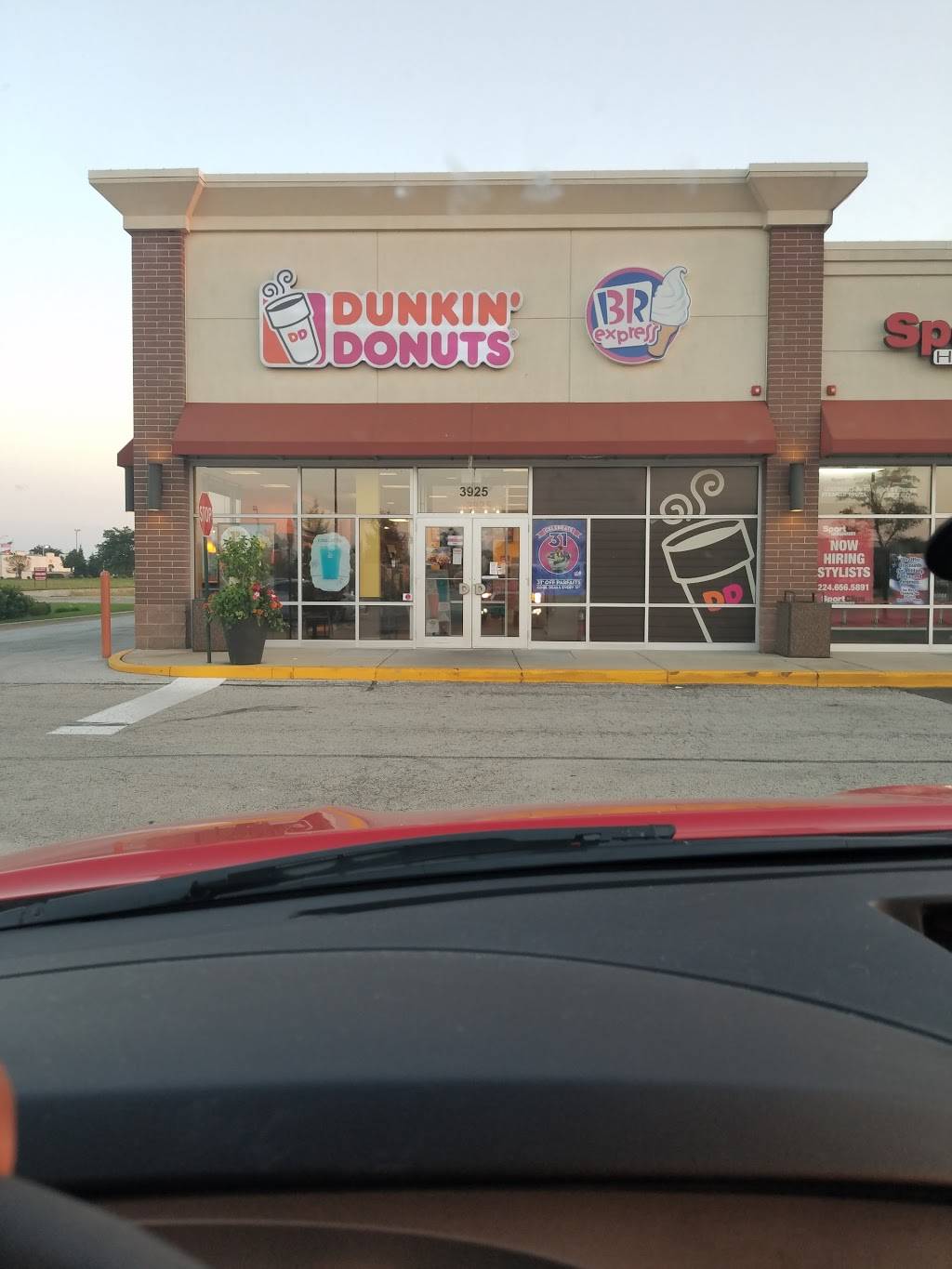 Dunkin | cafe | 3925 Fountain Square Pl, Waukegan, IL 60085, USA | 8476880800 OR +1 847-688-0800