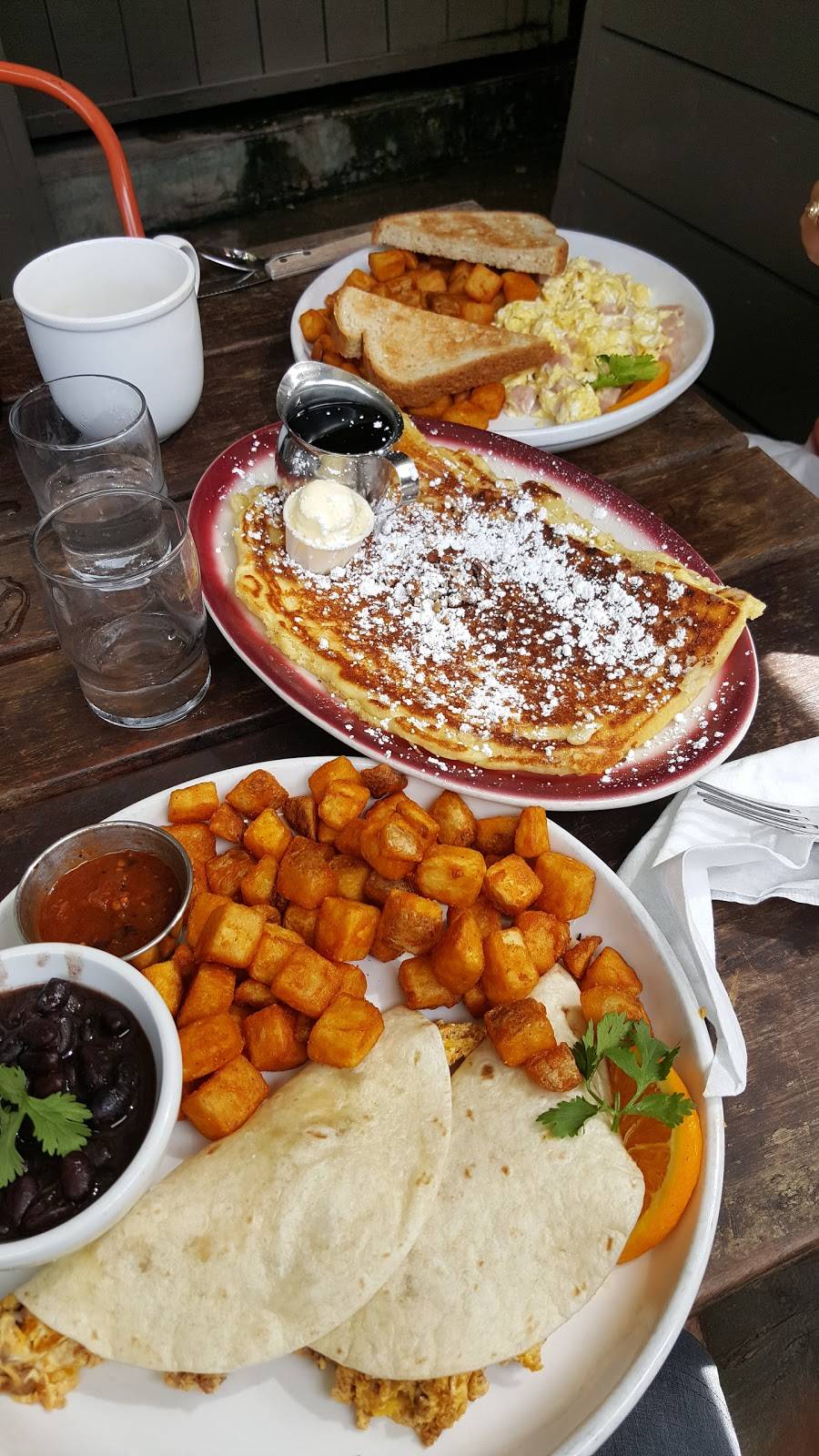 Barnabys Cafe | restaurant | 604 Fairview St, Houston, TX 77006, USA | 7135220106 OR +1 713-522-0106