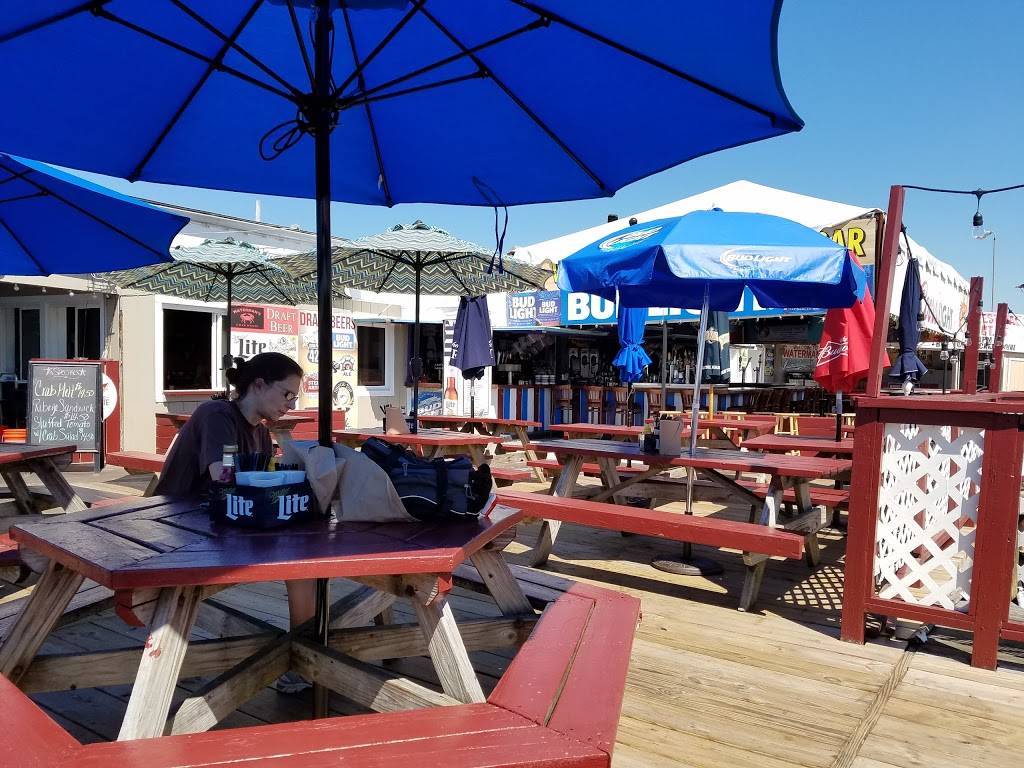 Watermans Crab House | restaurant | 21055 W Sharp St, Rock Hall, MD 21661, USA | 4106392261 OR +1 410-639-2261