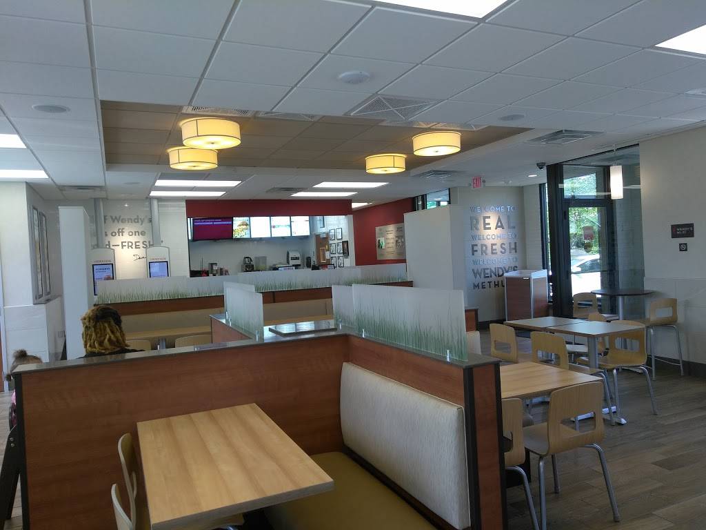 Wendys | restaurant | 486 Broadway, Methuen, MA 01844, USA | 9786827827 OR +1 978-682-7827