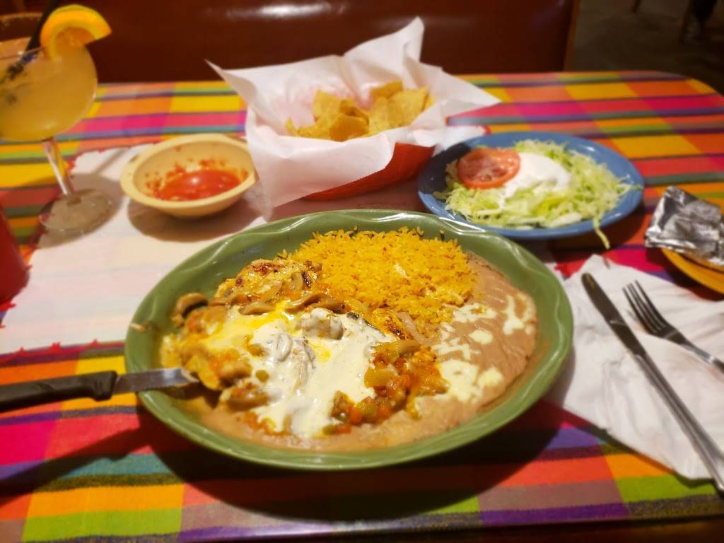 Los Aztecas | restaurant | 2700 Dodge St, Dubuque, IA 52003, USA | 5635840212 OR +1 563-584-0212