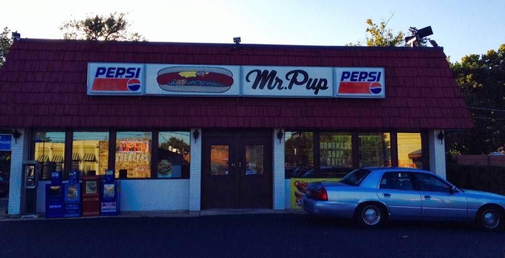 Mr Pup | restaurant | 1262 Lee St, Des Plaines, IL 60018, USA | 8472983812 OR +1 847-298-3812
