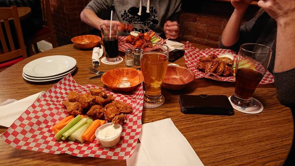 Bezos Bar and Grill | restaurant | 19 Front St N, Thorold, ON L2V 1X3, Canada | 2893623729 OR +1 289-362-3729