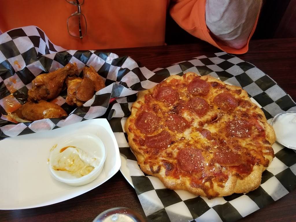 Pizza Village | restaurant | 71 Lake Shore Dr W, Dunkirk, NY 14048, USA | 7163667521 OR +1 716-366-7521