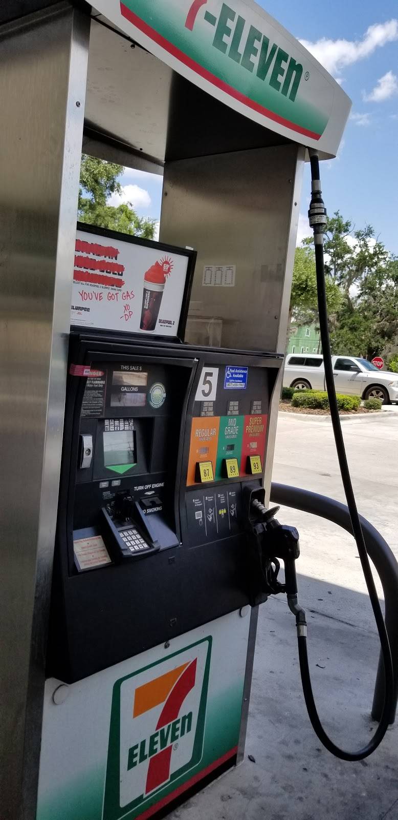 7-Eleven | bakery | 2720 E Robinson St, Orlando, FL 32803, USA | 4078960002 OR +1 407-896-0002