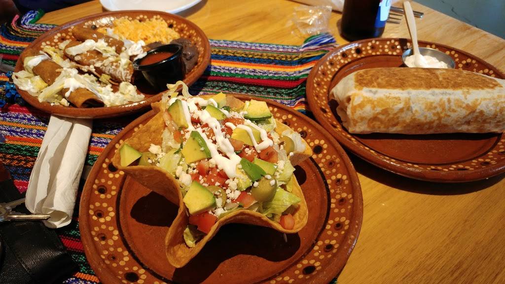 Dos Mariachis | restaurant | 444 Hollandview Trail, Aurora, ON L4G 7Z9, Canada | 9055035530 OR +1 905-503-5530