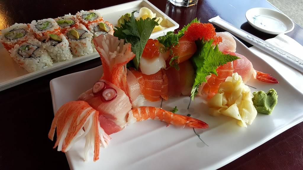 Mobo Sushi | restaurant | 105 River St S, Santa Cruz, CA 95060, USA | 8314251700 OR +1 831-425-1700