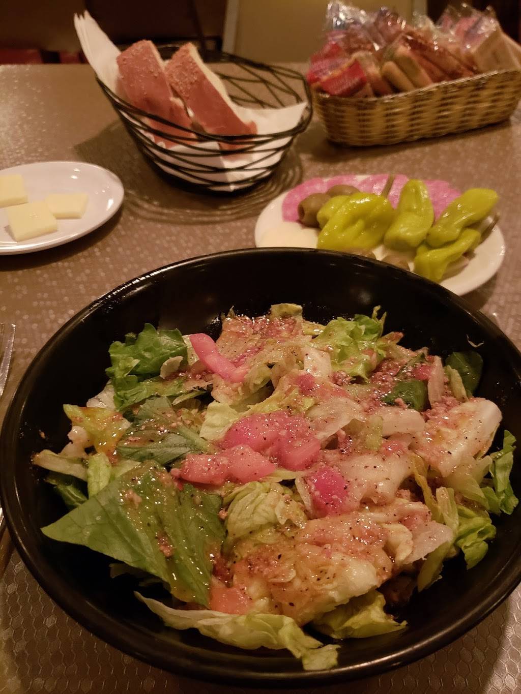 Saputos | restaurant | 801 E Monroe St, Springfield, IL 62701, USA | 2175442523 OR +1 217-544-2523