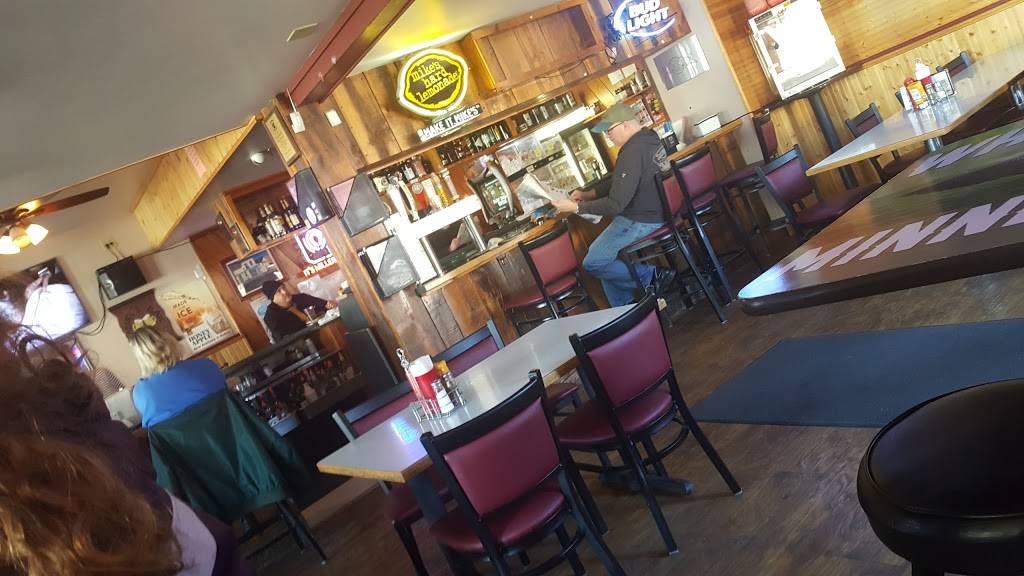 Harveys Bar | restaurant | 220 Broadway St, Carver, MN 55315, USA | 9524482289 OR +1 952-448-2289