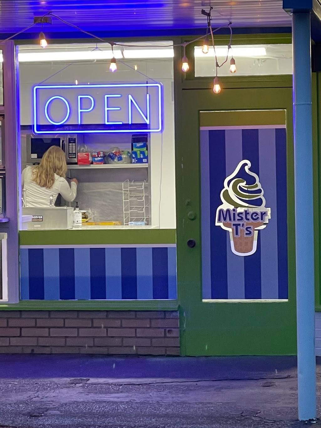 Mister Ts Wonderfreeze | meal takeaway | 26048 Broadway Ave, Oakwood, OH 44146, USA | 4403847325 OR +1 440-384-7325