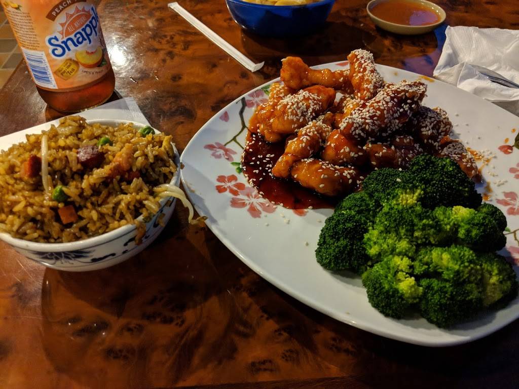 Golden Chopstick | restaurant | 2380 Dixwell Ave, Hamden, CT 06518, USA | 2032885479 OR +1 203-288-5479