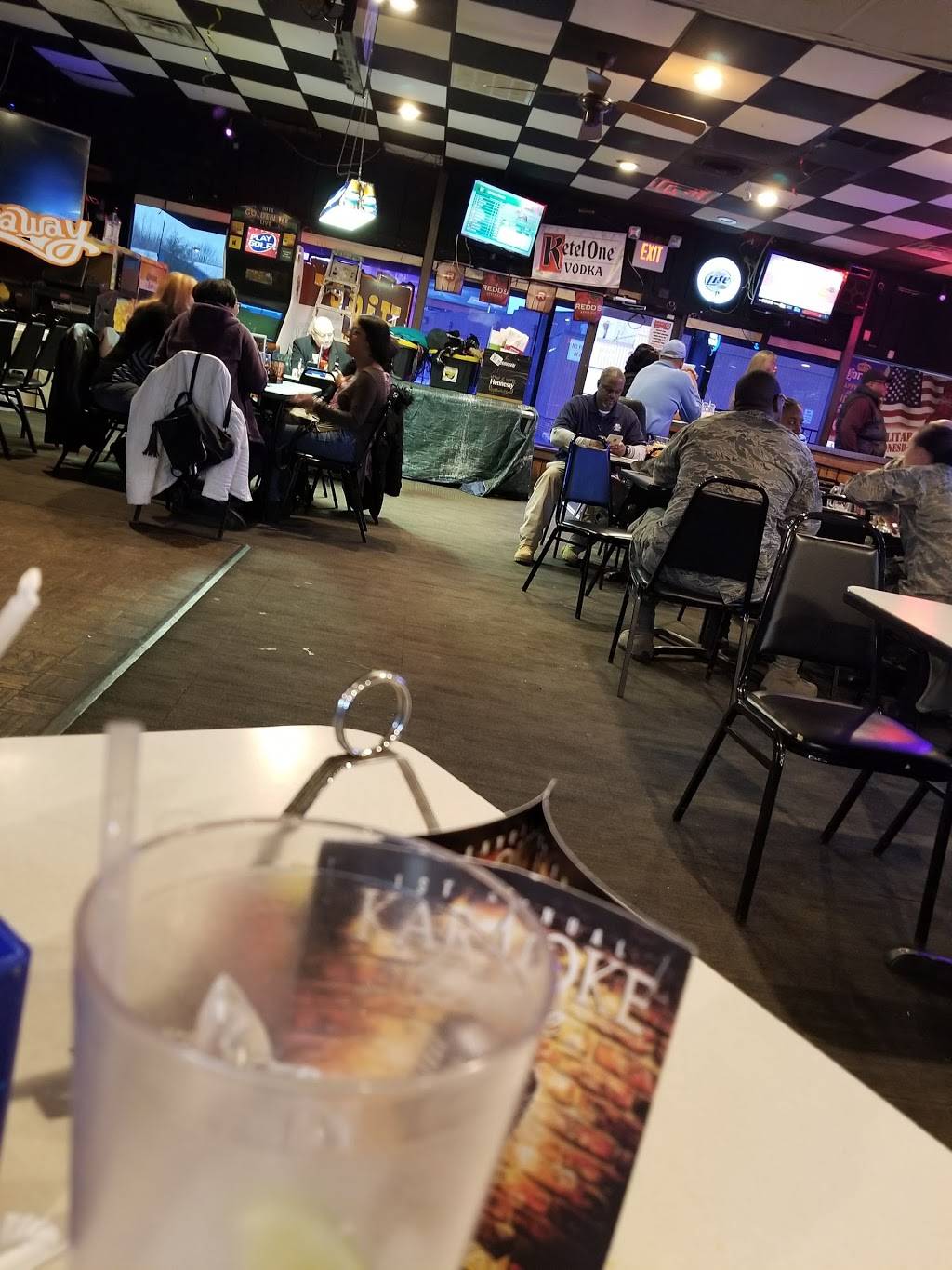 Hideaway Clinton | night club | 6421 Old Alexandria Ferry Rd, Clinton, MD 20735, USA | 3018561158 OR +1 301-856-1158