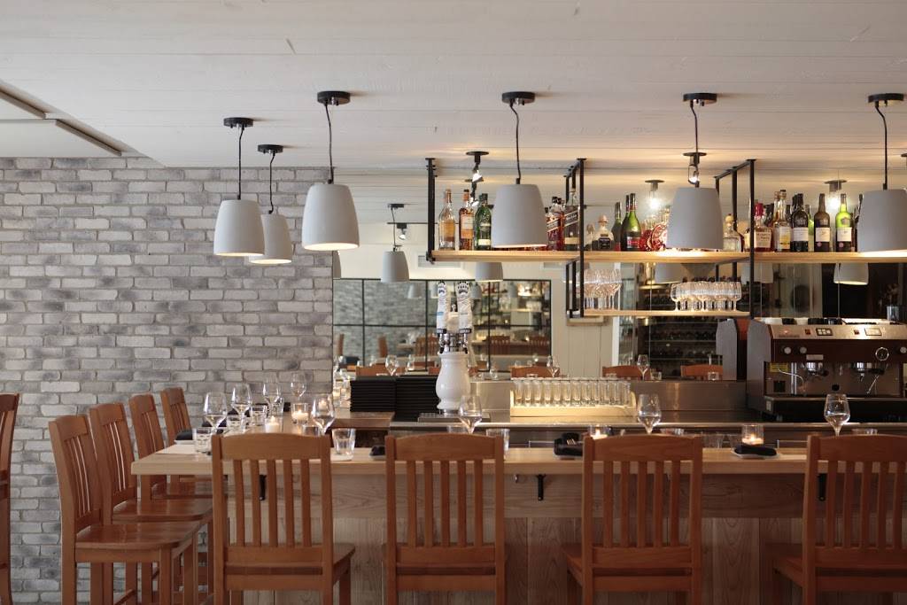 Restaurant Donalda | restaurant | Canada, 996 Rue Valiquette, Sainte-Adèle, QC J8B 2M4, Canada | 4502292727 OR +1 450-229-2727