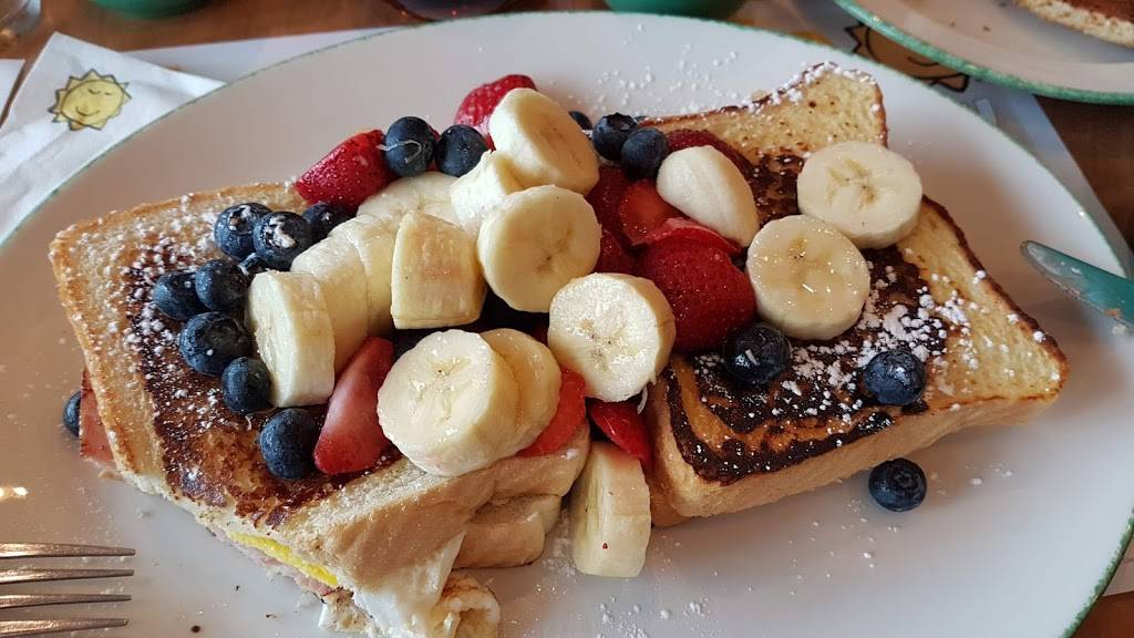 Cora | restaurant | 280 W Hunt Club Rd #5, Ottawa, ON K2E 0B7, Canada | 6132628511 OR +1 613-262-8511