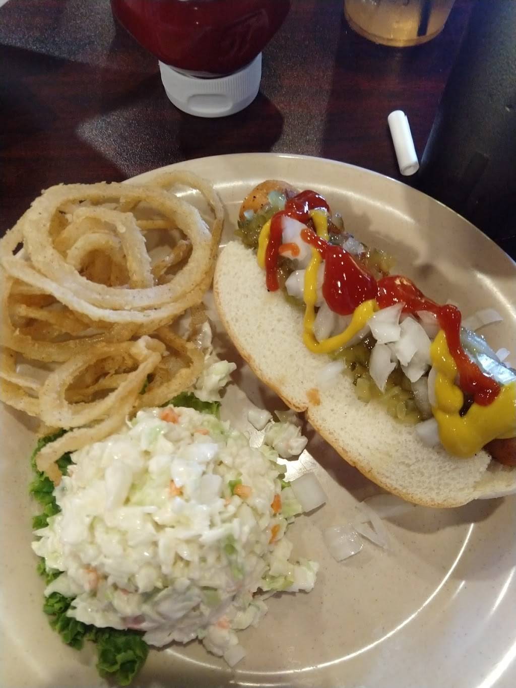 Street Meet The American Tavern | restaurant | Port Royal Plaza, D11, 95 Mathews Dr, Hilton Head Island, SC 29926, USA | 8438422570 OR +1 843-842-2570