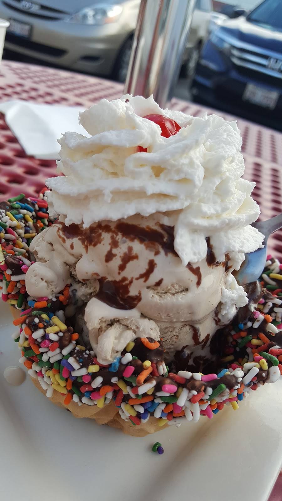 Oberweis Ice Cream and Dairy Store | restaurant | 951 Ice Cream Dr, North Aurora, IL 60542, USA | 6308016131 OR +1 630-801-6131