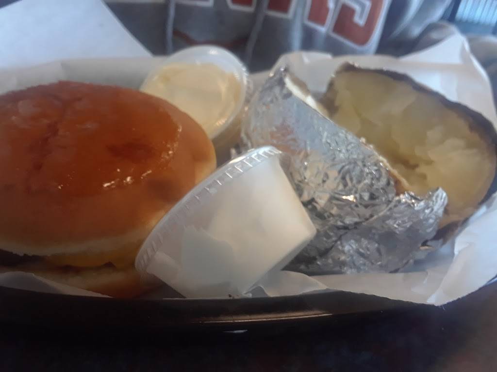 Mustang Country Cafe | restaurant | 412 E Main St, Loretto, TN 38469, USA | 9318535303 OR +1 931-853-5303