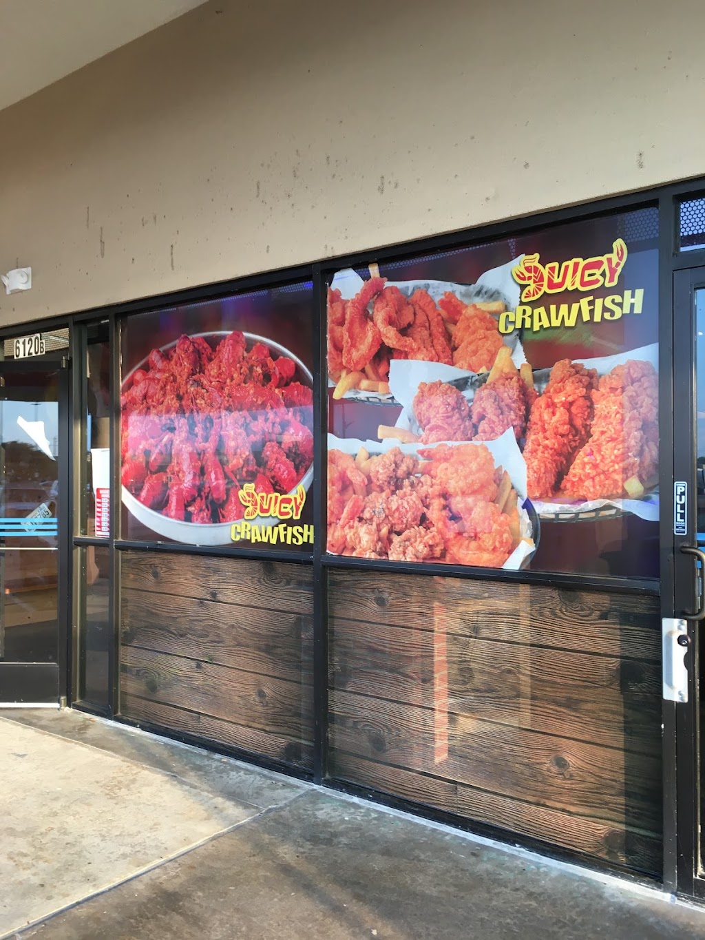 Juicy Crawfish | restaurant | 6120 Scott St, Houston, TX 77021, USA | 8322037134 OR +1 832-203-7134