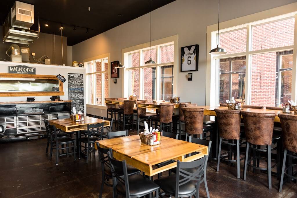 Swezeys Pub | restaurant | 254 Village Square #100, Pleasant View, TN 37146, USA | 6153985222 OR +1 615-398-5222