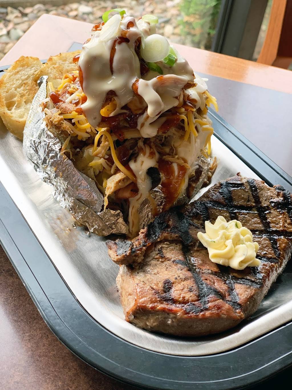 Three Rivers Lodge | restaurant | 111 Front St S, La Crosse, WI 54601, USA | 6087935018 OR +1 608-793-5018