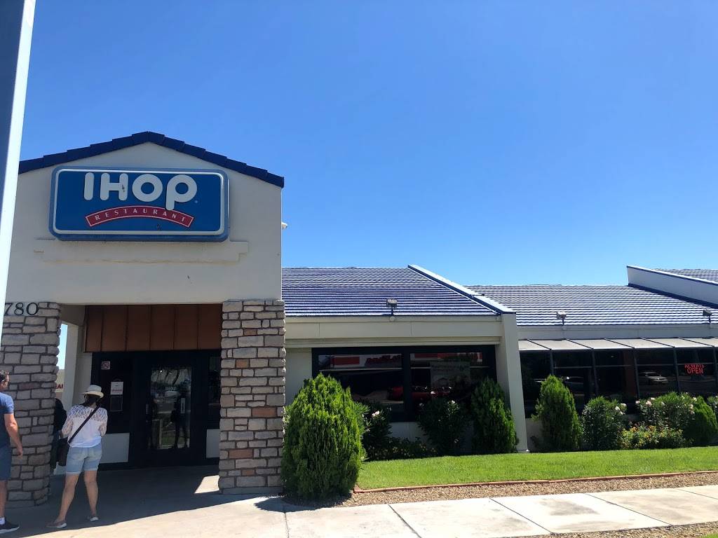 IHOP | restaurant | 3780 S Maryland Pkwy, Las Vegas, NV 89119, USA | 7027370375 OR +1 702-737-0375