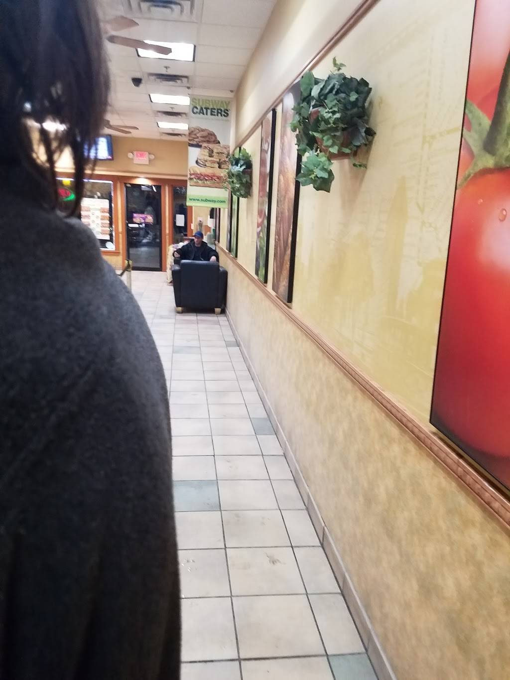 Subway | restaurant | 217 Woodstock Ave, Rutland, VT 05701, USA | 8027736000 OR +1 802-773-6000