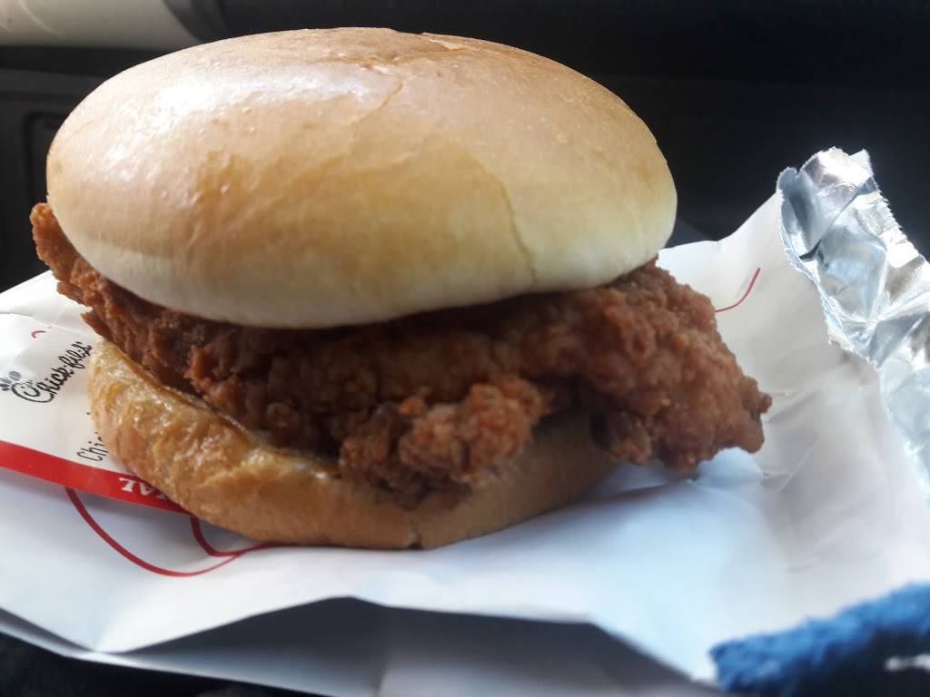 Chick-fil-A | restaurant | 2005 MacLand Crossing Cir SW, Marietta, GA 30008, USA | 6783555297 OR +1 678-355-5297