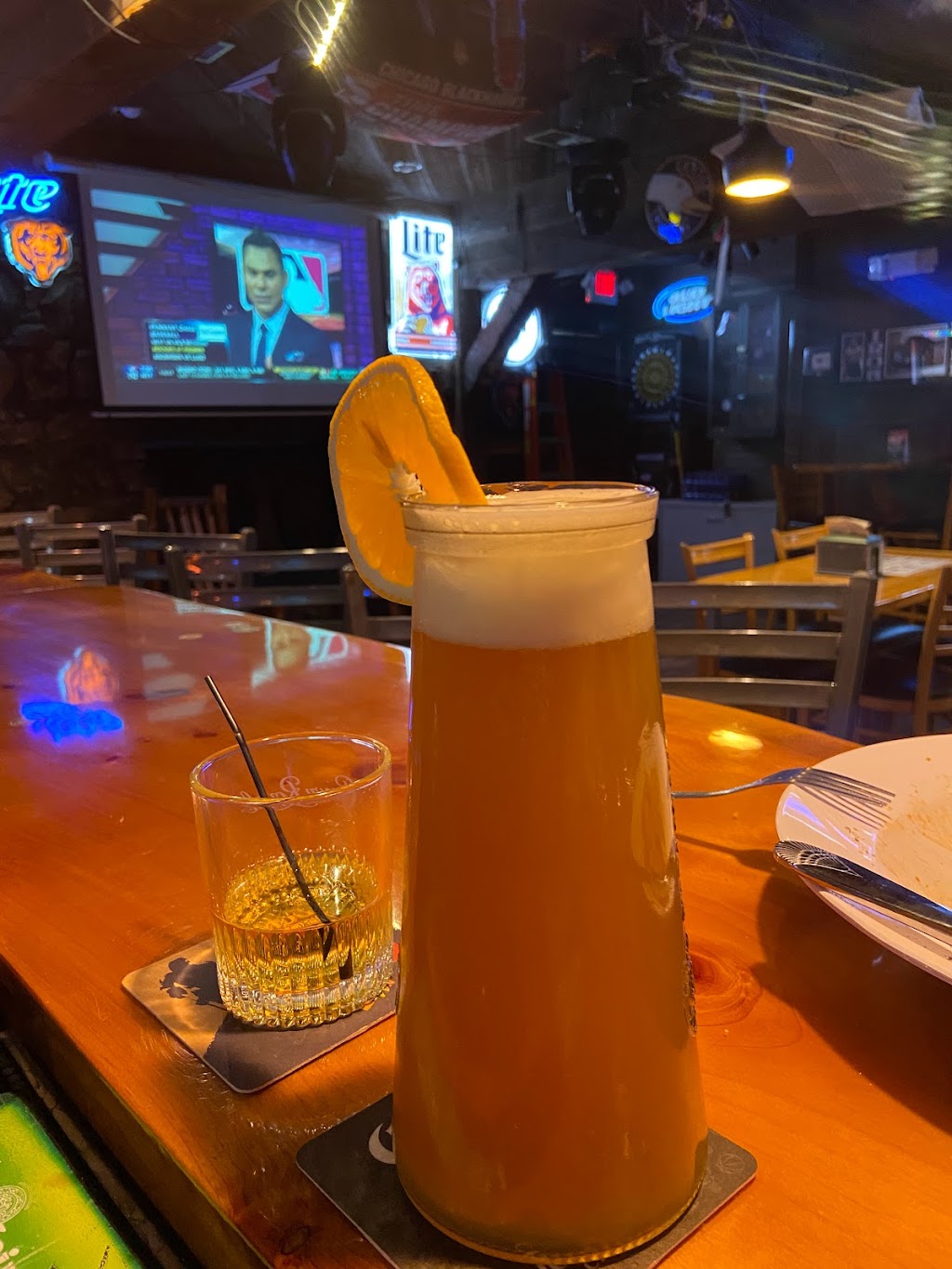 Noc Noc Wood Bar | restaurant | 115 S Kennedy Dr, Carpentersville, IL 60110, USA | 2248022150 OR +1 224-802-2150