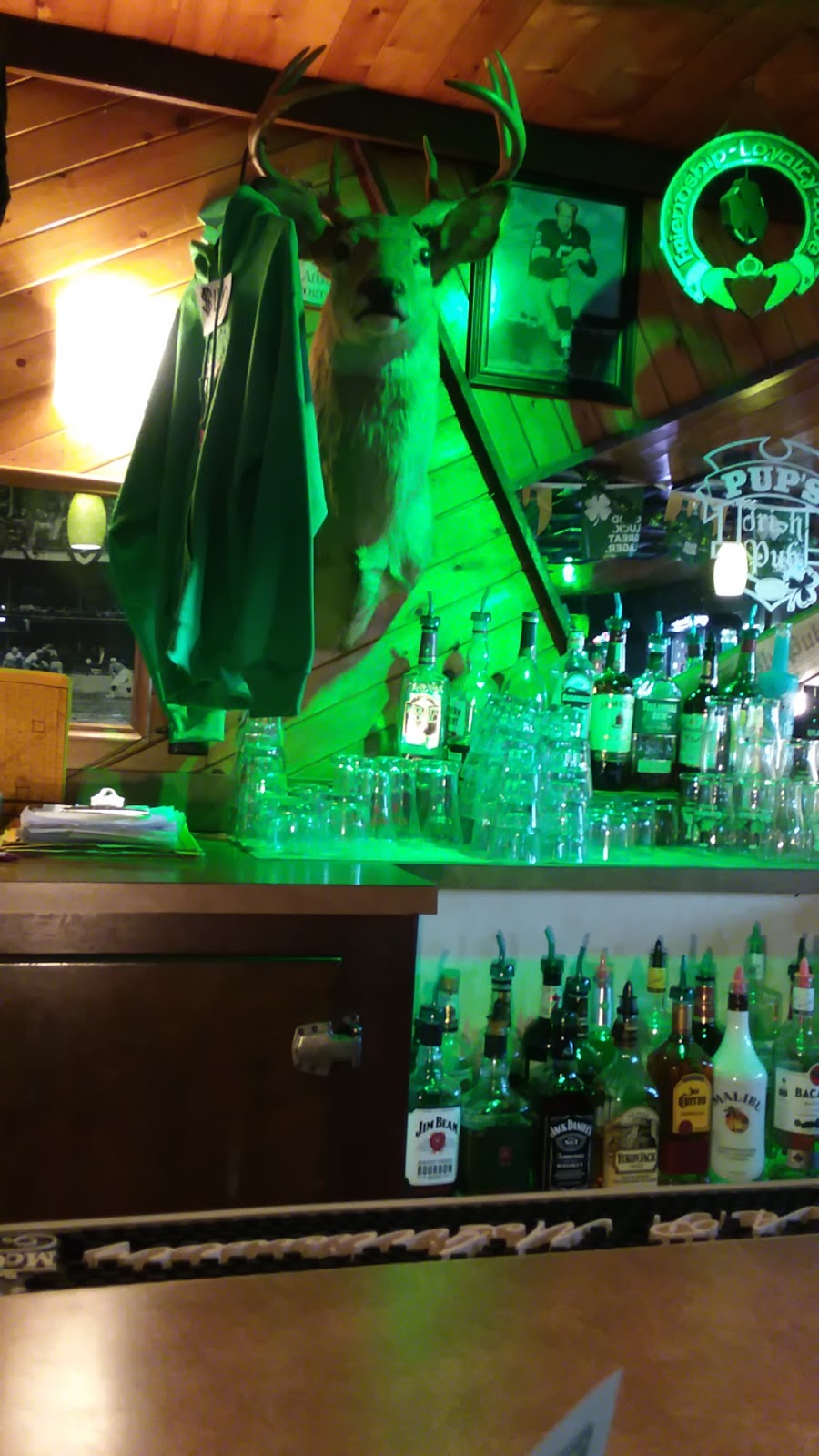 Pups Irish Pub | restaurant | E8558 WI-54, New London, WI 54961, USA | 9209823891 OR +1 920-982-3891