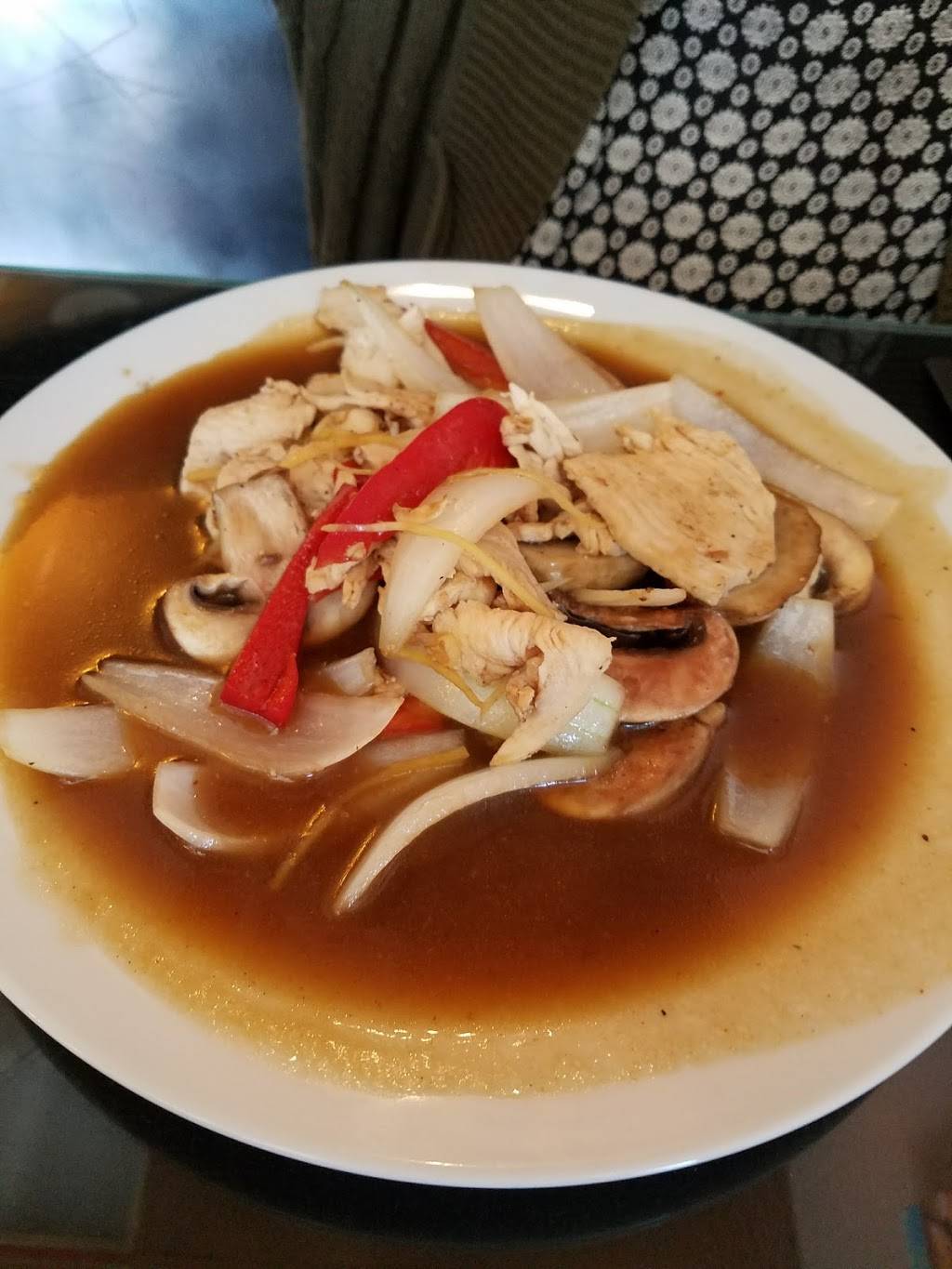 Tana Thai Bistro | restaurant | 10700 N May Ave, Oklahoma City, OK 73120, USA | 4052422075 OR +1 405-242-2075