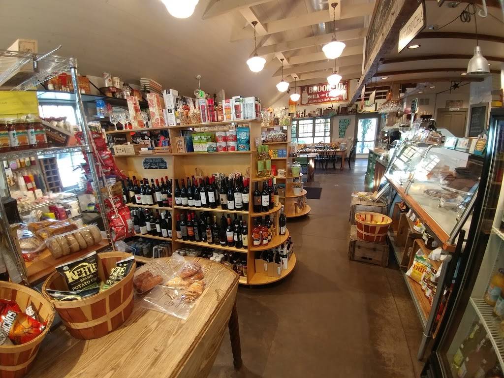 JJ Hapgood General Store & Eatery | restaurant | 305 Main St, Peru, VT 05152, USA | 8028244800 OR +1 802-824-4800