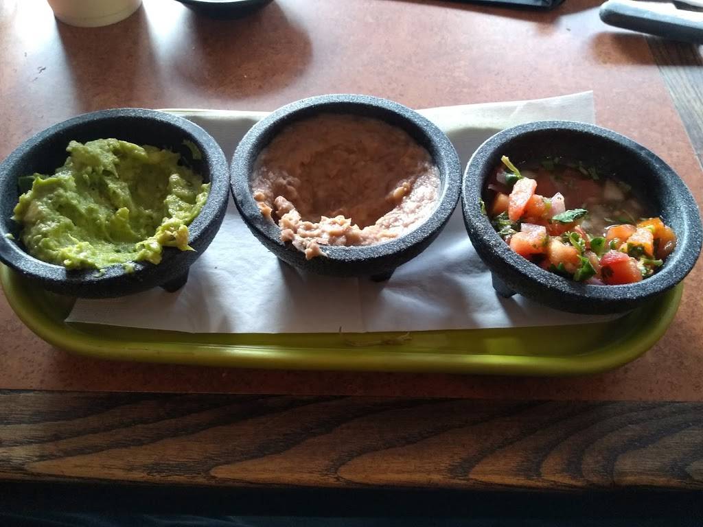 Lunada Mexican Grill & Cantina | restaurant | 3861 Park Mill Run Dr, Hilliard, OH 43026, USA | 6147777996 OR +1 614-777-7996