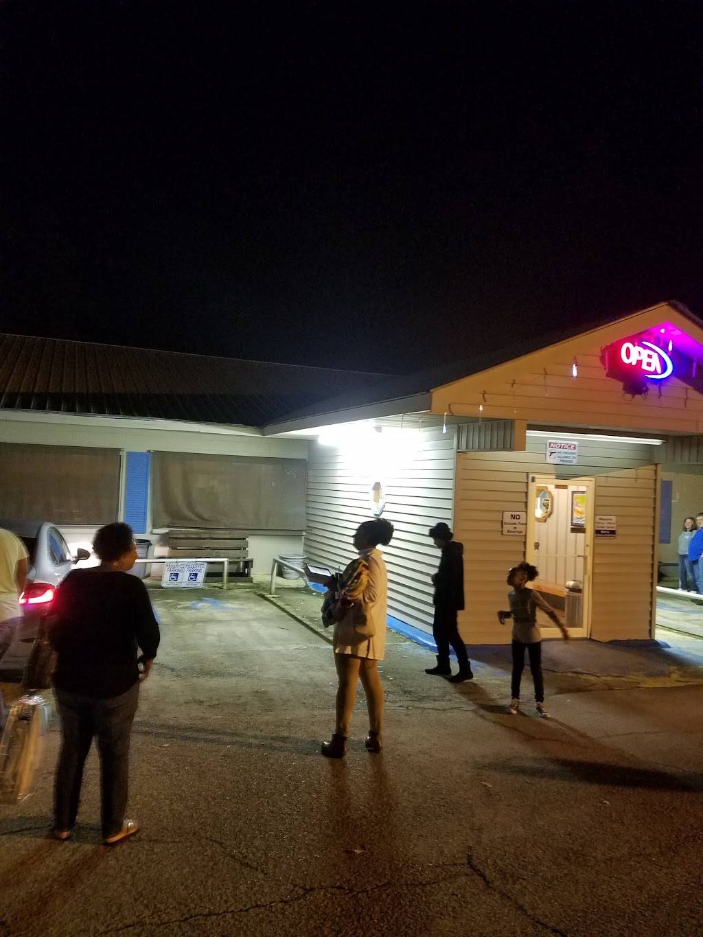 Charlies Catfish House | restaurant | 5167 US-11, Ellisville, MS 39437, USA | 6014281442 OR +1 601-428-1442