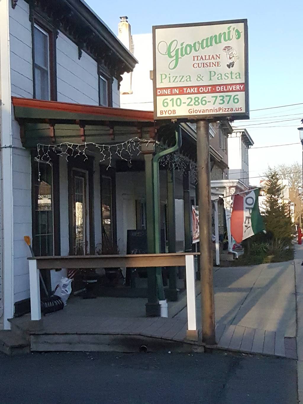 Giovannis Pizza | restaurant | 18 W Main St, Elverson, PA 19520, USA | 6102867376 OR +1 610-286-7376