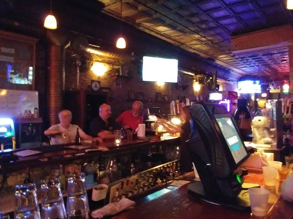 Dugans | restaurant | 128 S Halsted St, Chicago, IL 60661, USA | 3124217191 OR +1 312-421-7191