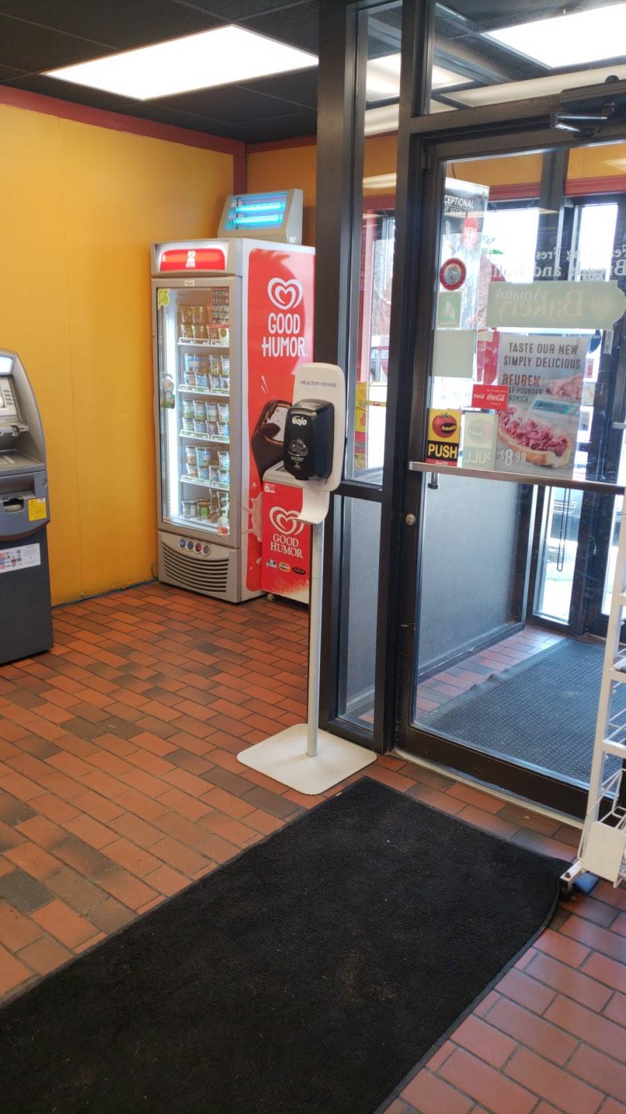 Amatos | restaurant | 1108 Broadway, South Portland, ME 04106, USA | 2077675916 OR +1 207-767-5916