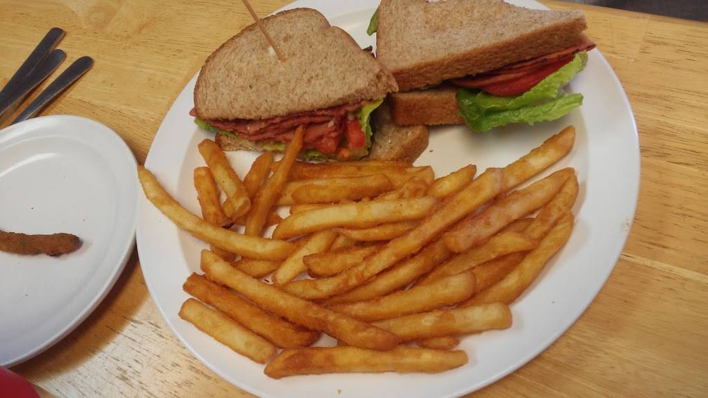 Debbies Diner | cafe | 112 E Merrit Island Causeway, Merritt Island, FL 32952, USA | 3214593209 OR +1 321-459-3209