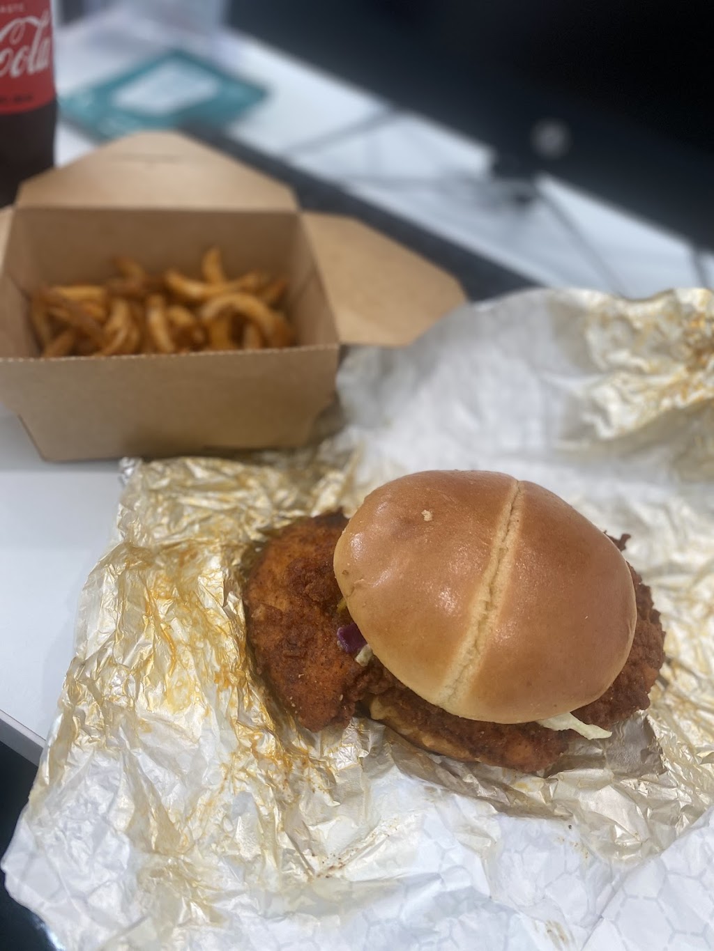 Chicken Heat | restaurant | 3301 E 14th St, Des Moines, IA 50316, USA | 5153183715 OR +1 515-318-3715