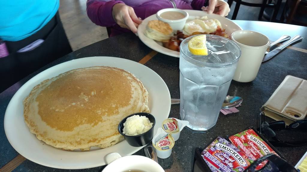 Pelicans Landing Restaurant | restaurant | 500 Harbour View Rd, Gordonville, TX 76245, USA | 9035234500 OR +1 903-523-4500