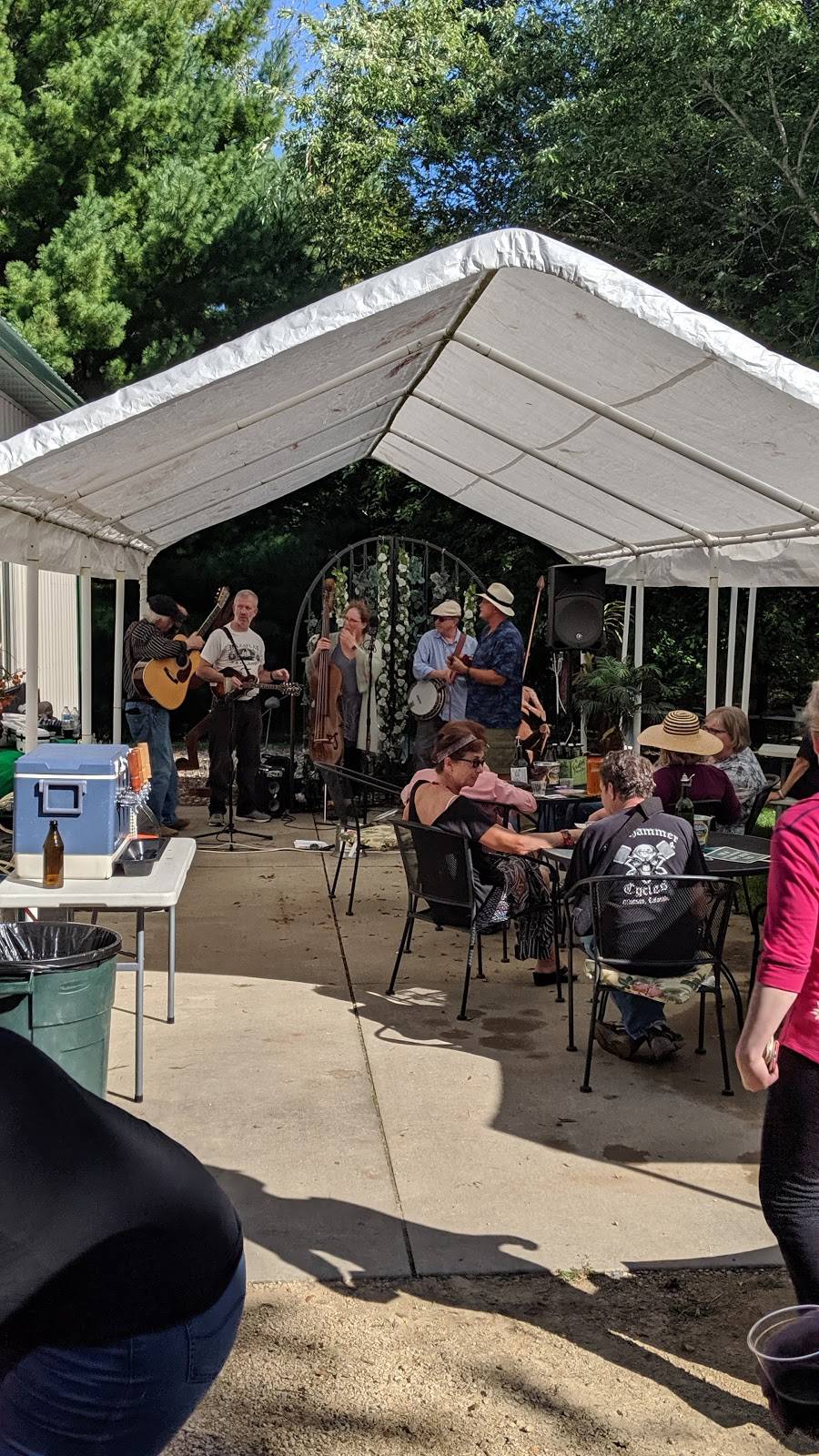 Glewwes Castle Brewery | restaurant | 4620 207th St E, Prior Lake, MN 55372, USA | 9524404558 OR +1 952-440-4558