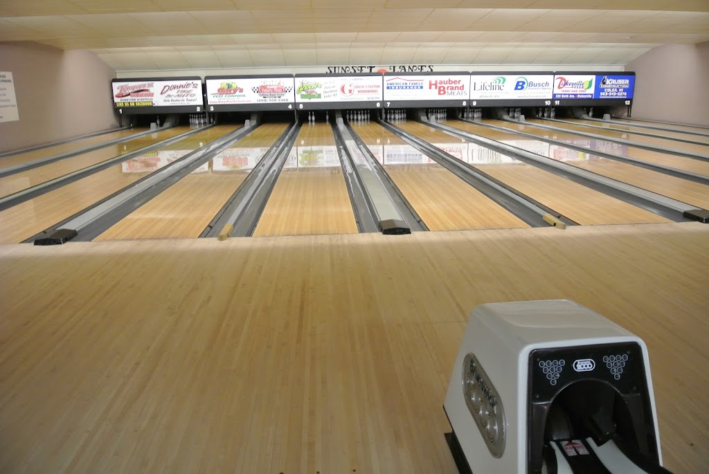 Sunset Lanes and Hall | restaurant | 410 S Main St, Dickeyville, WI 53808, USA | 6085687999 OR +1 608-568-7999