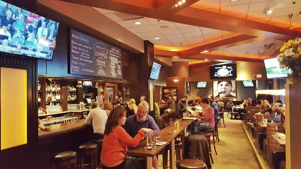 McCoys Public House | restaurant | 3801 Grand Way, St Louis Park, MN 55416, USA | 9522249494 OR +1 952-224-9494