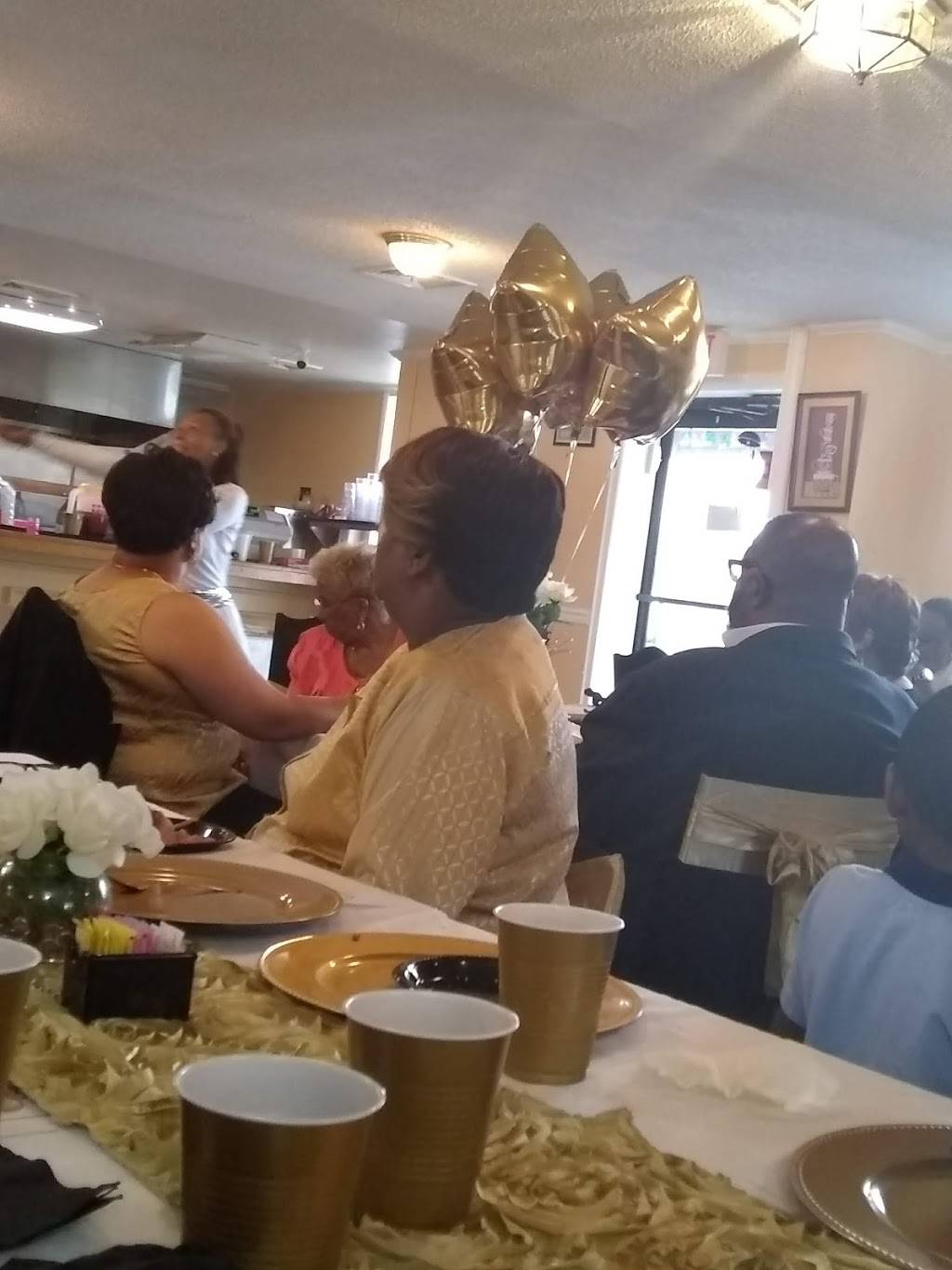 Divine Dine N | restaurant | 1805 County St, Portsmouth, VA 23704, USA | 7579679320 OR +1 757-967-9320