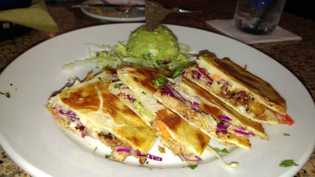 Blue Corn Harvest Bar & Grill | restaurant | 700 E Whitestone Blvd, Cedar Park, TX 78613, USA | 5125280889 OR +1 512-528-0889