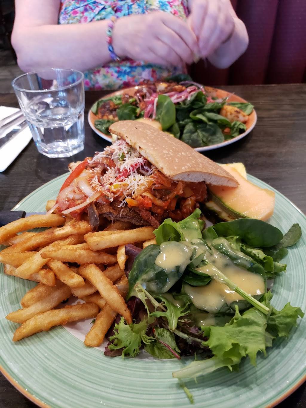 Vivetha Bistro | restaurant | 2485 Queen St E, Toronto, ON M4E 1H9, Canada | 4166865688 OR +1 416-686-5688