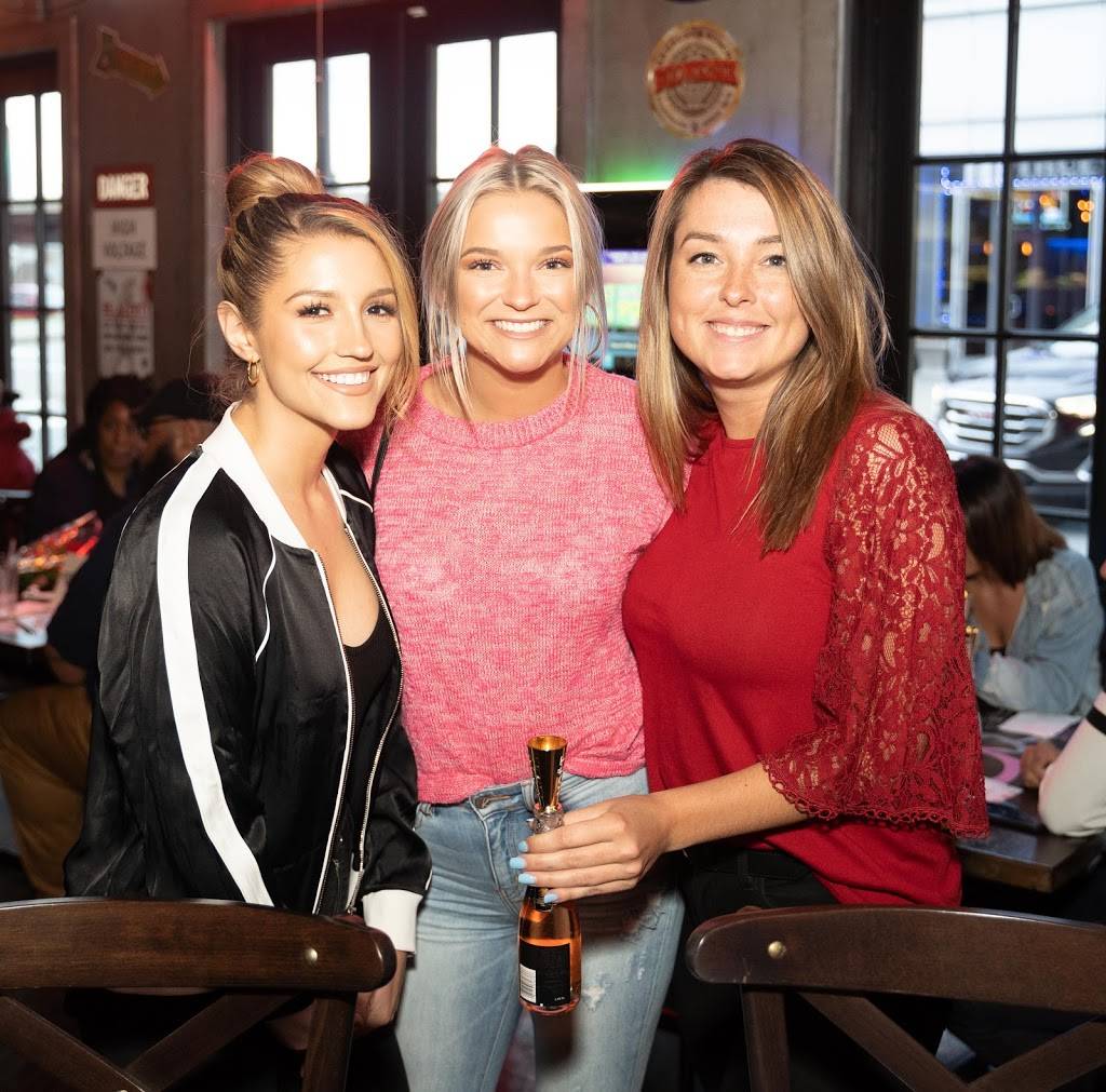 Trumans 216 | restaurant | 1050 W 10th St, Cleveland, OH 44113, USA | 2167955873 OR +1 216-795-5873