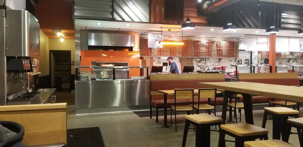 Blaze Pizza | restaurant | 2031 N Squirrel Rd, Auburn Hills, MI 48326, USA | 2482373377 OR +1 248-237-3377